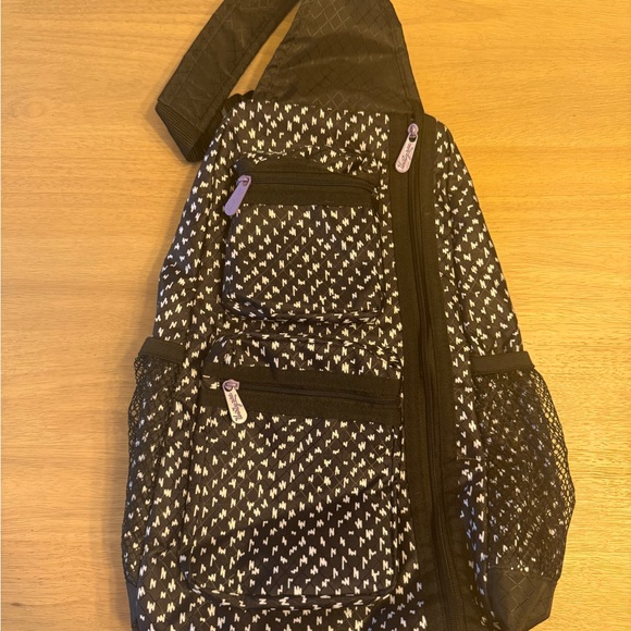 Thirty-One Unisex Black & White One Size Sling Backpack Crossbody Medium Bag - Picture 1 of 3